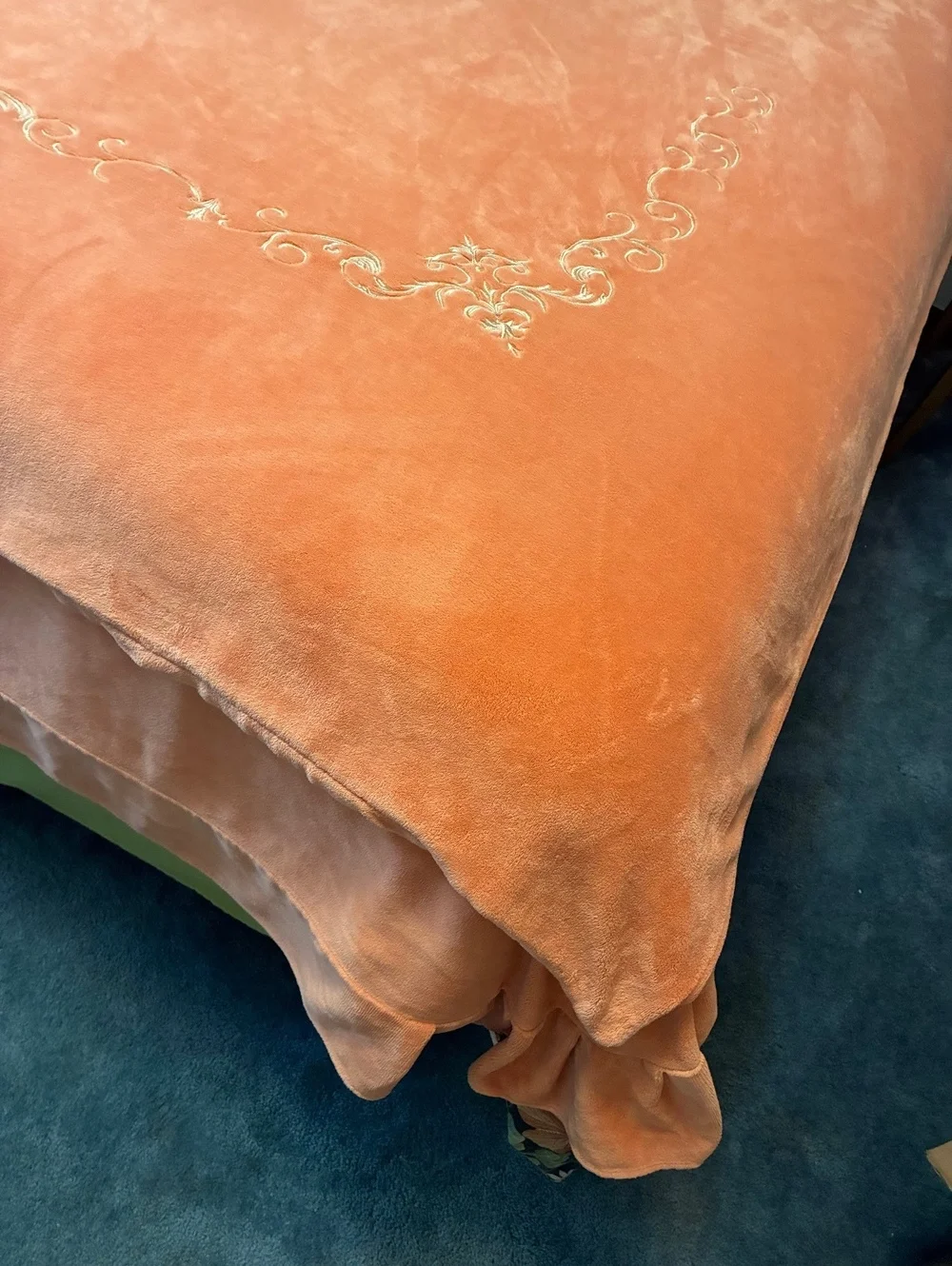 Queen coral Velour Bedspread and Duvet shams Set 4-Piece